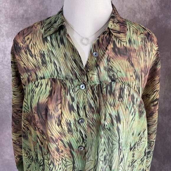 Da-Nang Collared Button Down 3/4 Sleeve Silk Top - Picture 5 of 13